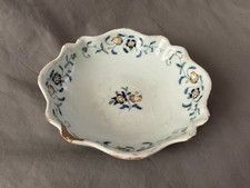 Coupe en faïence de Rouen ou