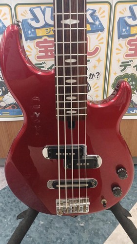 Guitare basse électrique