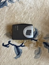 PHILIPS AQ 6483 STEREO CASSETTE PLAYER DANS SA BOITE D'ORIGINE SANS ECOUTEURS