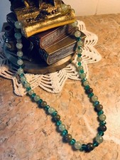 Collier perles pierre