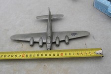 avion bombardier métal alu