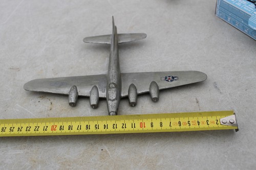 Avion bombardier métal alu - avion,