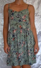 robe vert clair motif floral