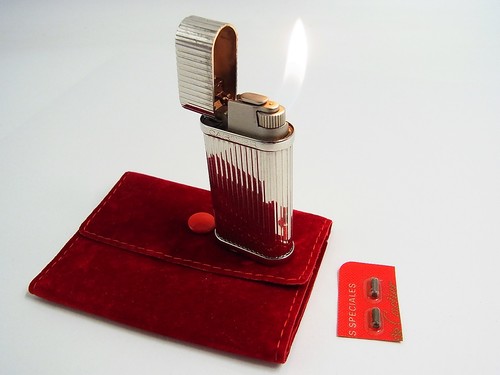 Briquet gaz cartier - à,