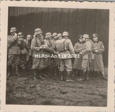 Photo, soldats avec casque en acier et tornister à Hildesheim (N)50366