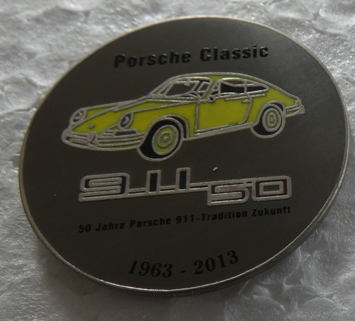 Beau pin voiture porsche - pin's,