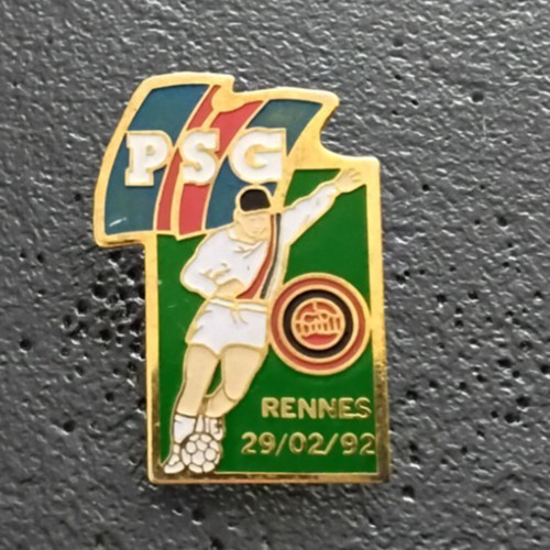 Pin sport football - pin’s, match