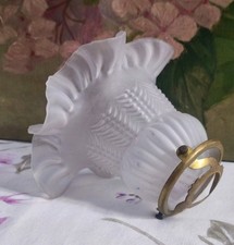 ANCIENNE TULIPE EN VERRE