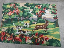 CANEVAS FINI CERF POURSUIVI PAR DES CHIENS 