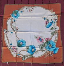 foulard en soie signé Carven
