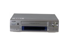 Aiwa HV-FX 5700 |