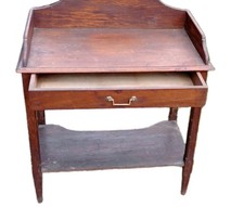 Meuble ancien en bois massif