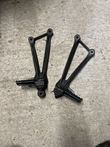 Kawasaki zx6r footrest hangers - kawasaki,