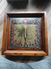 Cadran solaire vintage en bois
