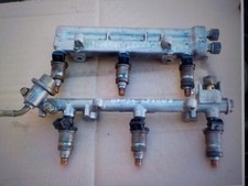 rampe d injection + 5 injecteurs honda legend 2.7L DE 1987