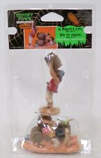 2008 LEMAX RETRAIT Spooky Town Un Vie De Pirate Ensemble De 2 Figurines 82497