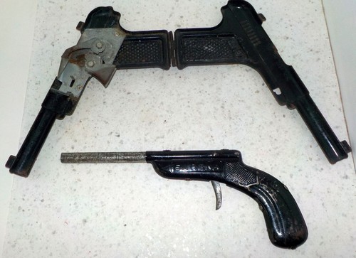 Anciens pistolets tôle - 2,