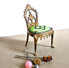 Petite chaise en bronze porte épingles ou autre, époque Napoléon III fin XIXème.