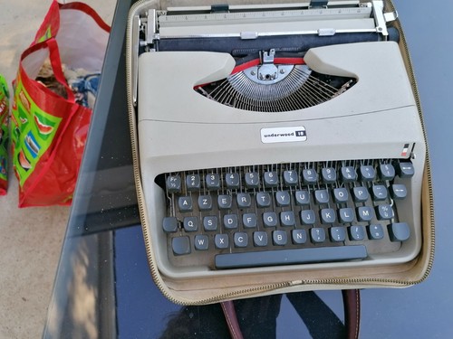 Machine ecrire underwood - a,