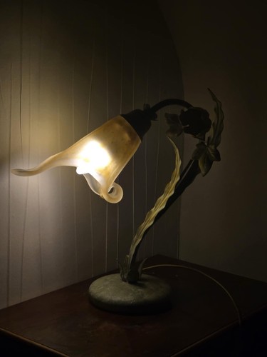 Lampe style art - art, pied