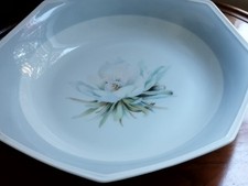 Plat creux /saladier/coupe  MANUFACTURE ROYALE LIMOGES Modèle Rose des Neiges