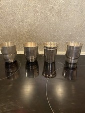 Lot de 4 Anciennes timbales en métal argenté. Poinçons. A Saisir