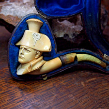 PIPE FUME CIGARETTE   EN ÉCUME DE MER SCULPTÉE  representant  NAPOLEON