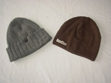 Lot de 2 bonnets Benetton