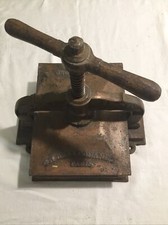 Ancienne belle Presse pour Livre à Relier en Fonte reliure 