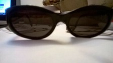 Lunettes de soleil  GUY LAROCHE verre fendu casser lire annonce voir les photos