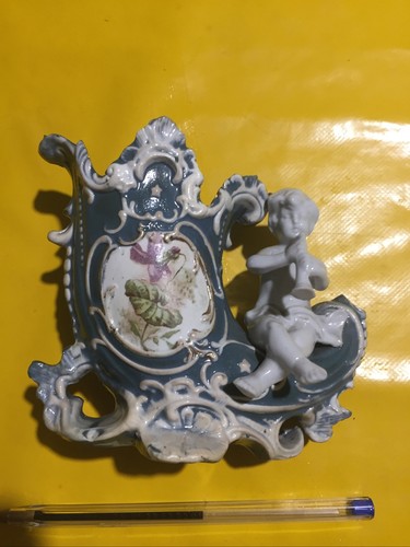 Bouquetiere angelot porcelaine - bouquetiere,