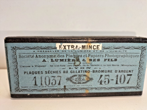 Ancienne boite pleine plaques - boite,