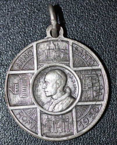 Belle médaille religieuse