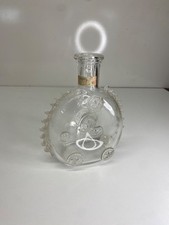 Carafe à cognac en cristal saint Louis manque le bouchon estampillé non visible?