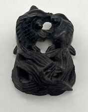 NETSUKE/ 2 POISSONS "COMBATTANTS" ENTRELACES/ JADE NOIR/ JAPON/ EPOQUE EDO