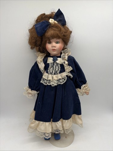 Poupée porcelaine vintage - poupée,