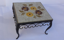 Tabouret design pour fleurs en