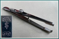 Pince Chirurgicale Vintage en Acier Inoxydable | Marquée "AESCULAP" Collection