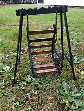 BALANCELLE DE POUPÉE ou OURSON, PELUCHE en fer et bois