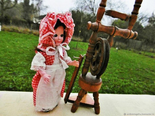 Rouet ancien pour meuble