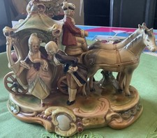 Très Jolie Statuettes En