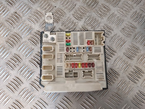 Boitier fusible usm renault - boitier,
