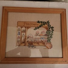 Tableau brodé au point de croix PATISSERIE  encadré sous verre