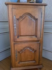 Petit meuble 2 portes en chêne massif - bois - bon état