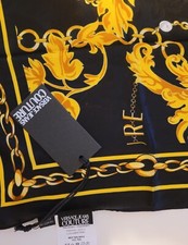 Carre soie Versace neuf avec