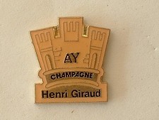 PIN'S  CHAMPAGNE - HENRI GIRAUD