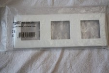 Plaque triple horizontale