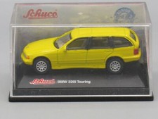 Voiture BMW 320i Touring jaune
