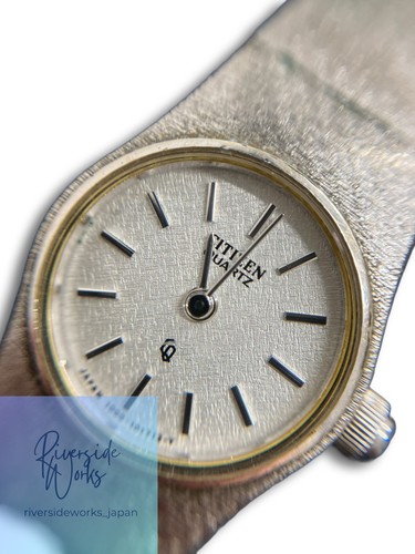 Montre ancienne quartz logo - quartz,