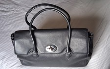 SAC MAC DOUGLAS en cuir noir. Porté épaule